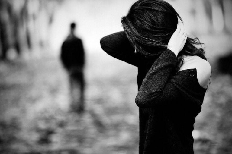 7 raisons de voir votre ex est une erreur que vous ne pouvez pas faire. Il ne pardonnera pas!