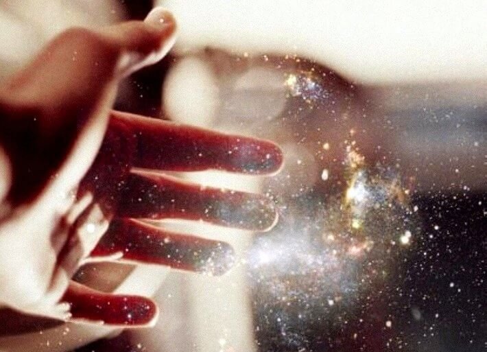 N&rsquo;importe qui peut toucher ma peau, mais caresse rarement mon âme