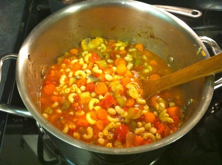 Consommez cette délicieuse soupe brûle-graisses tous les jours … perdez du poids facilement et rapidement!