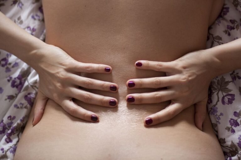 Hernie discale intervertébrale: 6 symptômes qui ne se tromperont jamais et comment la traiter naturellement … Fini la chirurgie!