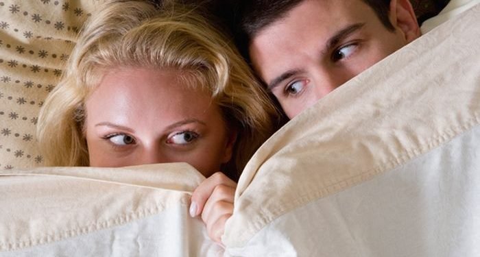 7 signes que votre partenaire couche avec quelqu&rsquo;un