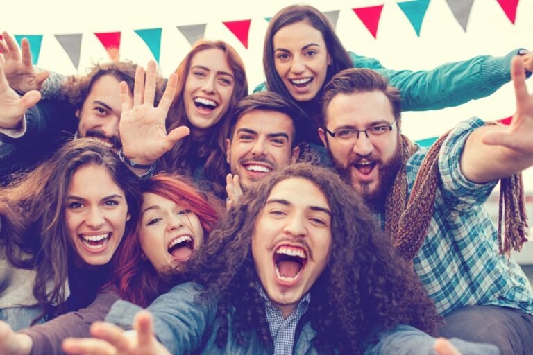 5 problèmes auxquels tout le monde avec de nombreux amis est confronté