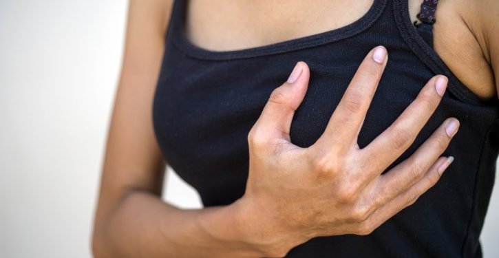 C&rsquo;est le moyen naturel de se débarrasser des seins affaissés