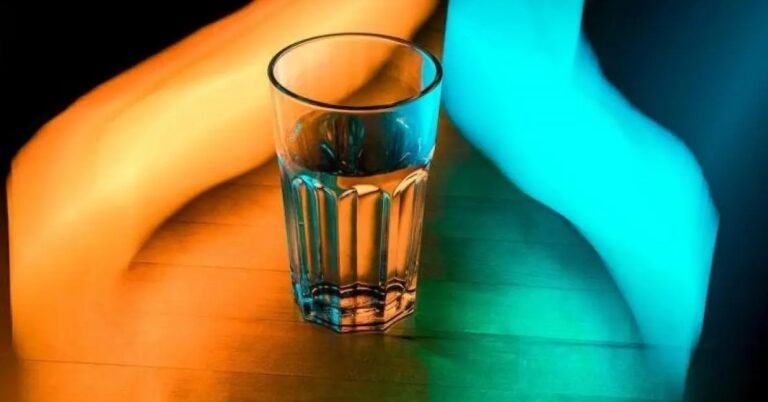 Mettez un verre d&rsquo;eau salée dans la pièce, la raison est très importante!