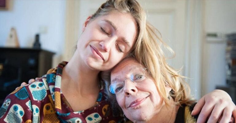 La recherche scientifique montre que si vous discutez souvent avec votre mère, votre mère vivra plus longtemps