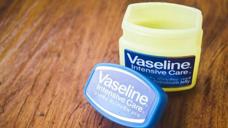 Elle utilise ce produit sur son corps tous les jours et son corps change! Elle ne peut pas surmonter