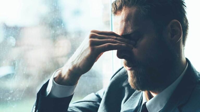 9 Symptômes Physiques Qui Prouvent Que Vous Êtes Plus Stressé Que Vous Ne Le Pensez