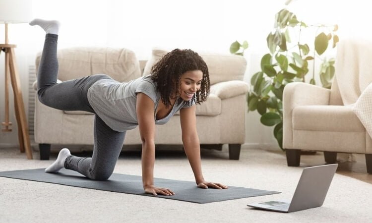 5 conseils pour vous aider à vous en tenir à votre entraînement à la maison