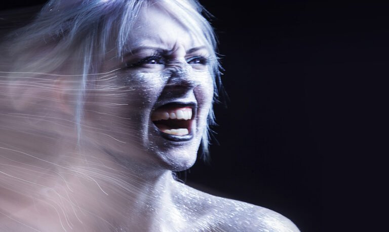 11 Choses Que Vous Ne Réalisez Pas Se Produisent Lorsque Vous Cachez Vos Vraies Émotions