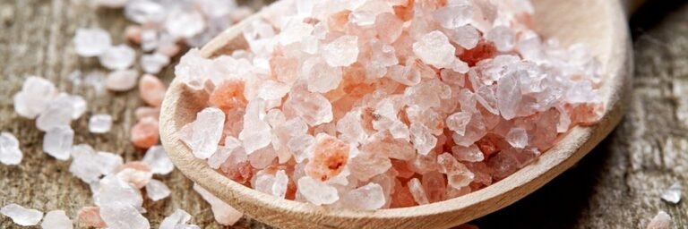 Voici 4 choses incroyables qui arriveront à votre corps si vous mangez du sel rose de l&rsquo;Himalaya chaque jour