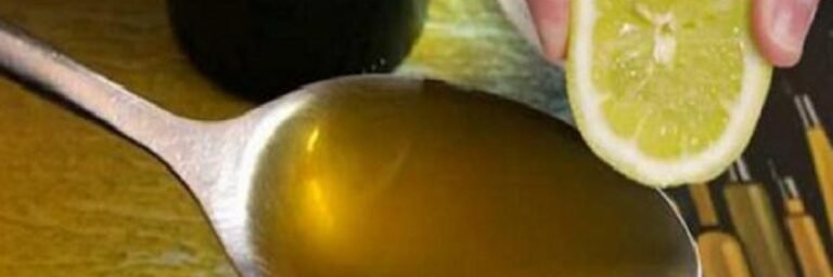 Mélangez du jus de citron et 1 cuillère à soupe d&rsquo;huile d&rsquo;olive. Quand tu verras pourquoi, tu le feras tous les jours
