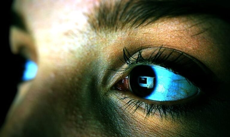 Manipulation Basée Sur La Peur – Les Politiciens, Les Médias Et Les Spécialistes Du Marketing Créent Une Panique De Masse Pour Contrôler Les Gens