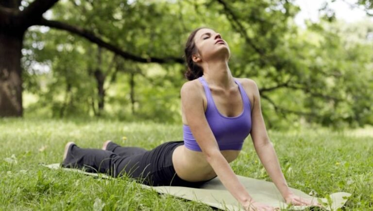 5 étirements au coucher pour la décompression